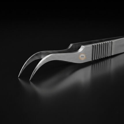 Curve Serrated Extraction Forcep